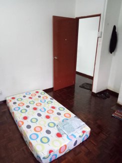 House offered in Usj 1 Selangor Malaysia for RM400 p/m